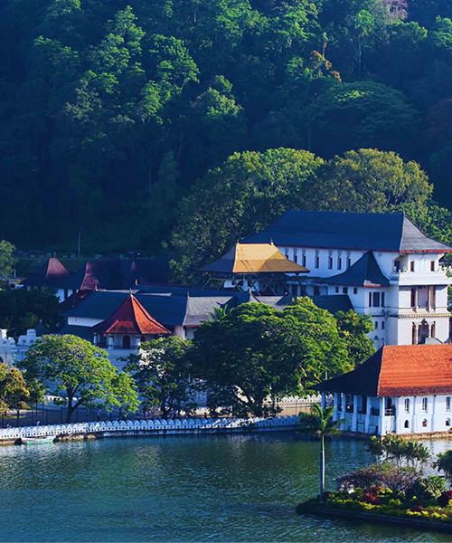 Tours Sri Lanka - Kandy Lake